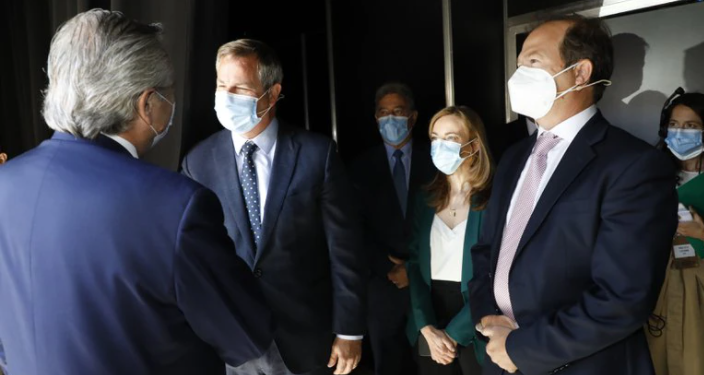 Frialdad y decepción entre los empresarios tras el discurso de Alberto Fernández en el cierre de IDEA