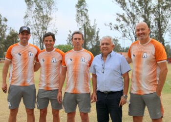 Deporte: Bravo firmó un convenio con el objetivo de recibir asistencia y capacitación para entrenadores de las distintas escuelas municipales