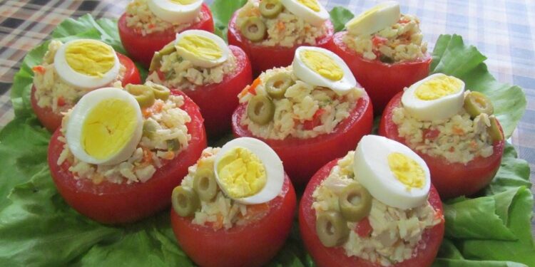 Los tomates rellenos fueron elegidos como la peor comida del mundo