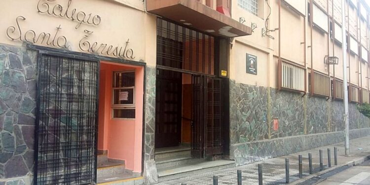 Una niña denunció abuso por parte de un docente y el colegio lo defendió