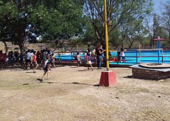 Sol a pleno y diversión en familia en la inaguración de Jaque