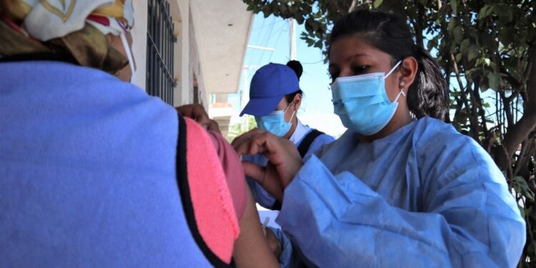 «Cada día que una persona pasa sin vacunarse expone su salud»