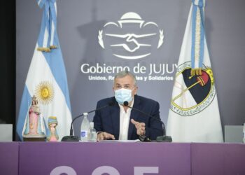 Se suspenden por 15 días los eventos que convoquen a más de mil personas en lugares cerrados