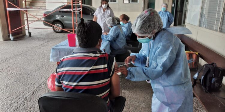 Importante afluencia de personas en el centro de testeo del poder judicial