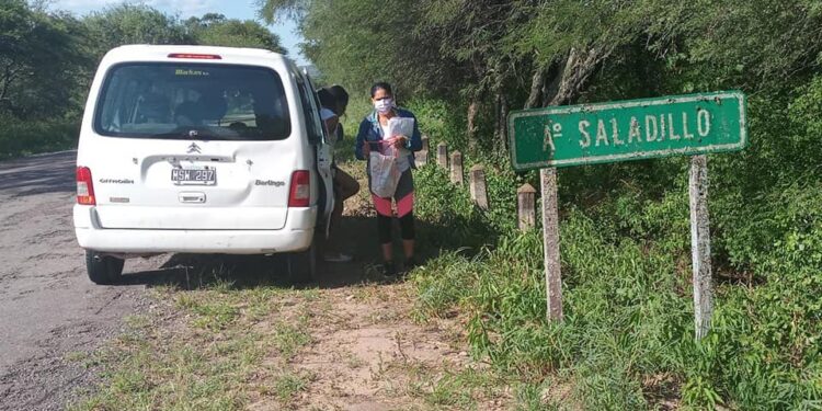 Asistencia a las familias aisladas en el Paraje El Palmar y Saladillo