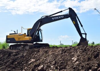 Perico recibe maquinaria a disposición para trabajar en las afectaciones por la época de lluvias