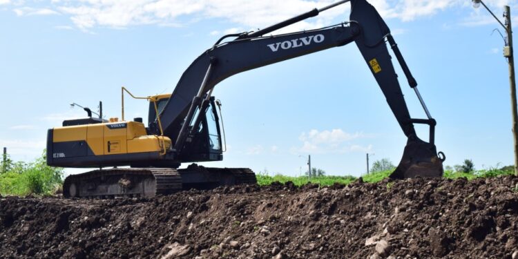 Perico recibe maquinaria a disposición para trabajar en las afectaciones por la época de lluvias