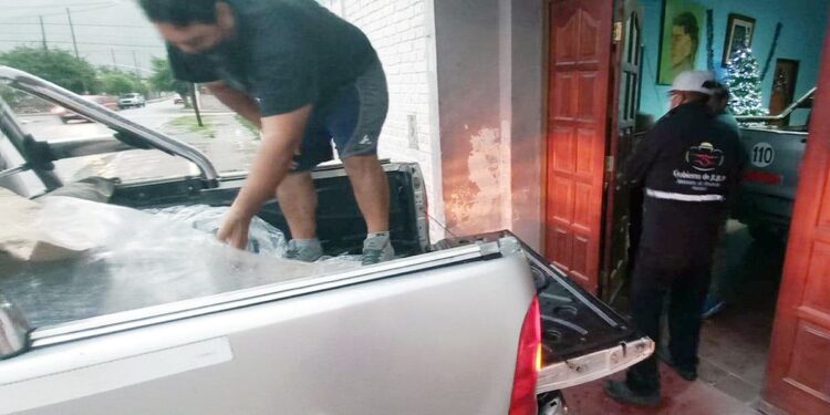 Comunidad Indígena de Tumbaya fue provista de agua envasada