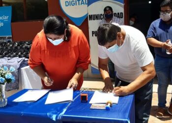 Puesto Viejo firmó convenio con Desarrollo.