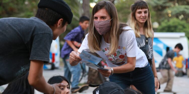 Raverta: «Ampliamos Progresar para que los jóvenes vuelvan a la escuela y terminen sus estudios»