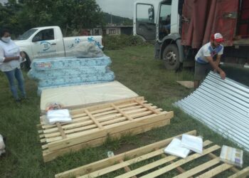 Capital asiste a los vecinos damnificados por el temporal