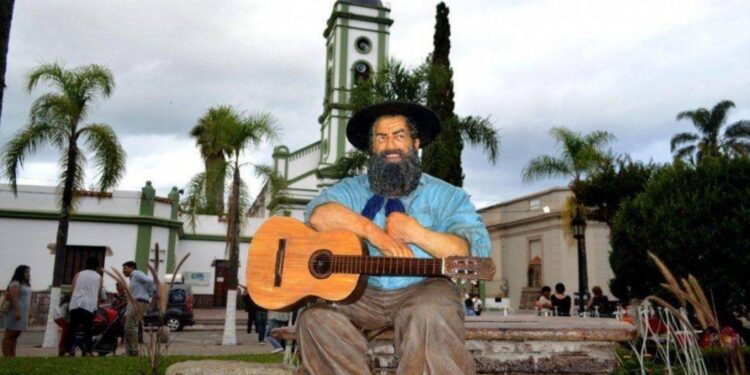 El Carmen honra al Cantor «Jorge Cafrune»