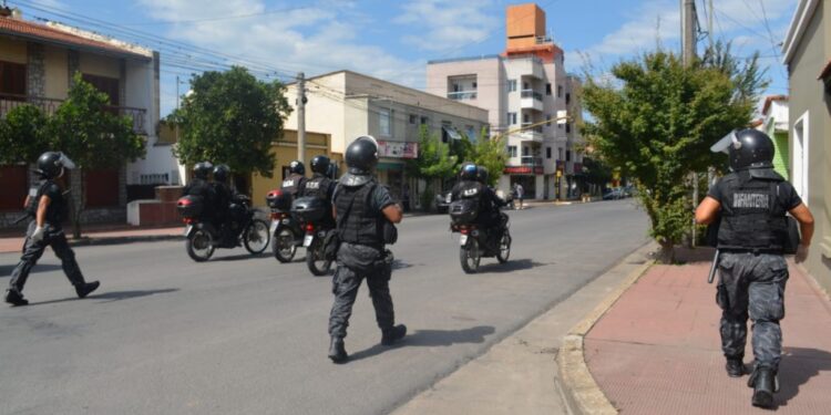 Controles policiales aleatorios para evitar irregularidades en las medidas dispuesta por el COE