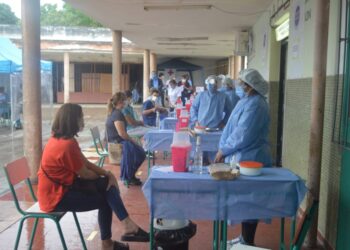 Interior: Centros de Vacunación y Testeo funcionando en todas las localidades.