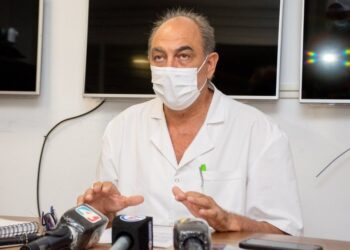 «Solo se testeará a personas con síntomas»