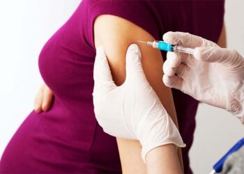 Covid-19: El 50 % de las embarazadas y puérperas internadas no están vacunadas