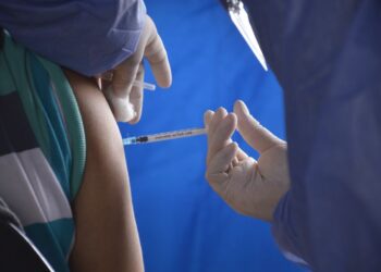 Jujuy es la primera provincia que suma a las farmacias para la vacunación