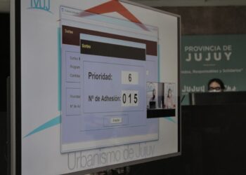 10 familias del personal de salud de Jujuy fueron beneficiadas con viviendas tras el sorteo realizado