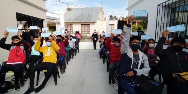 Alrededor de 50 jóvenes de San Antonio se incorporaron a la Beca Progresar