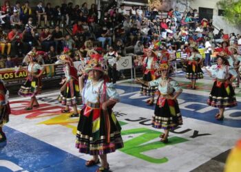 La primera noche de corsos, San Pedro reunió a 10 mil personas