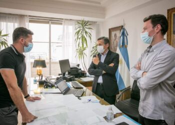 Perico realiza gestiones ante Nación por transporte urbano.