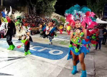 Existosa y multitudinaria noche de corsos en San Pedro