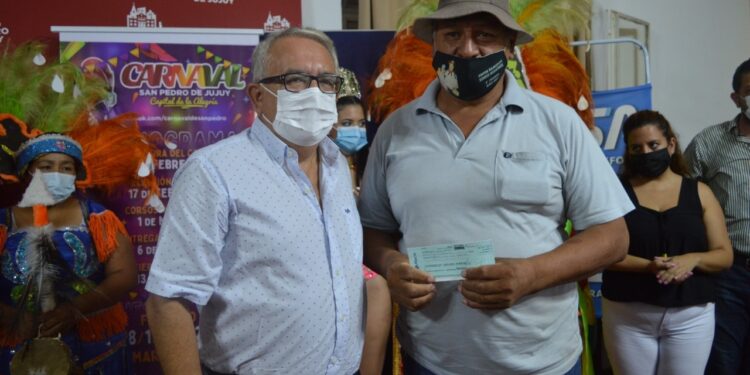 San Pedro entregó $1.350.000 pesos en subsidios para artistas del carnaval