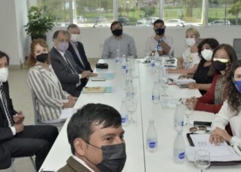 Silvia Vélez: “El Congreso Extraordinario será quien determine la aceptación el rechazo de la oferta de paritarias”