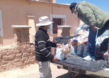 Familias de la comunidad aborigen Cochagaste de Cochinoca reciben asistencia