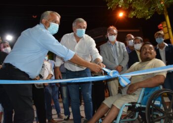 Se inaguró pavimentación e iluminación de calle Vélez Sarsfield