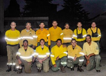 Incendios forestales: Partió a Corrientes el refuerzo de bomberos y brigadistas forestales de Jujuy