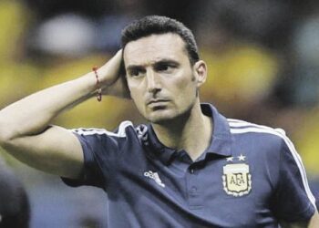 La FIFA ordenó que se juegue el partido entre Argentina y Brasil y suspendió a 4 jugadores