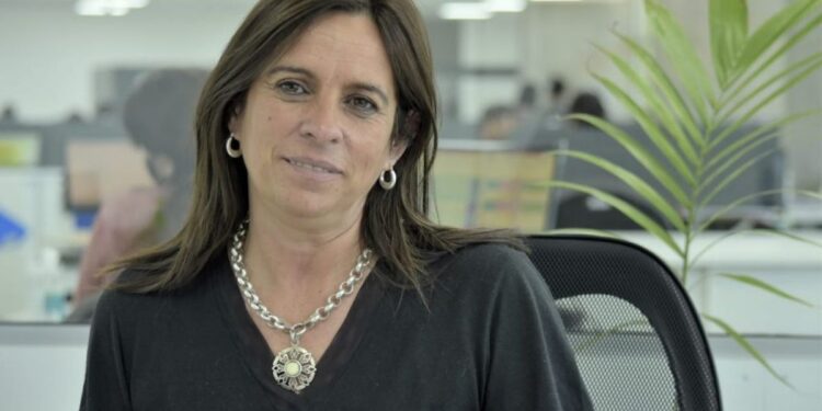 Educación invita a los estudiantes a acercarse al «VacuMóvil»