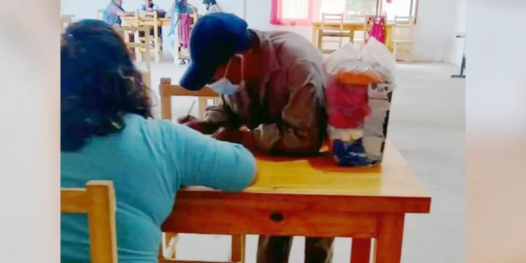 Familias de Pampa Blanca recibieron las Unidades Alimentarias del Programa «Comer en Casa»