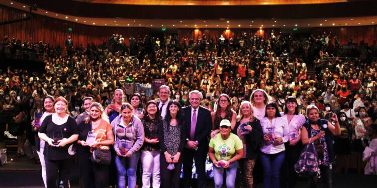 Se inauguró la tercera edición de Nosotras Movemos el Mundo