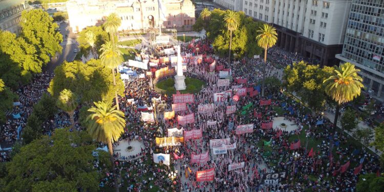 FMI: avanza el debate en Diputados sin Máximo Kirchner y la única duda es cómo votará La Cámpora