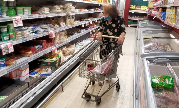 La inflación no cede: estiman que tendrá un “piso” de 5% para marzo