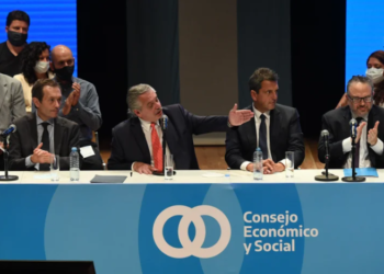 Inflación: el Gobierno insiste en un pacto con empresarios y gremios y planea crear “canastas reducidas” de productos