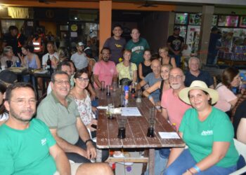 Los «Corsos de San Pedro» con brillo, alegría y muchas familias