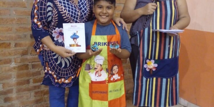Exitoso taller infantil de huevos de pascuas artesanales