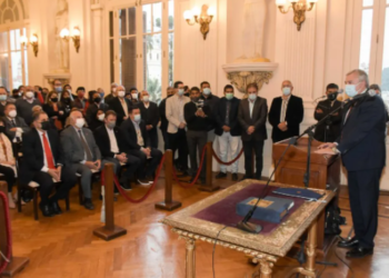 Morales tomó juramento a Álvarez García y Gaspar Santillán