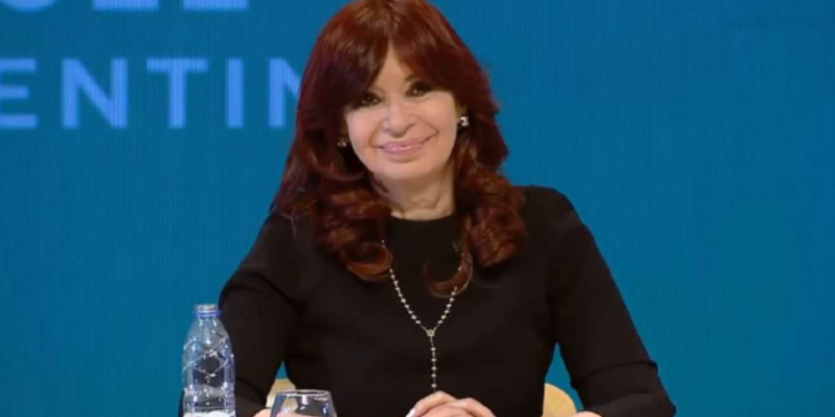 Cristina Kirchner tuiteó y arremetió contra Rosatti y los medios: “La casta de la que nadie habla”