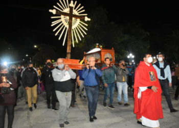 El Vía Crucis en San Pedro colmó de emoción a toda la ciudadanía