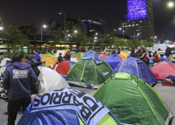Domingo Cavallo: «Más que los planes sociales hay que eliminar los subsidios económicos»