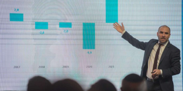 El Gobierno autorizó un aumento de las prepagas del 22% en tres tramos