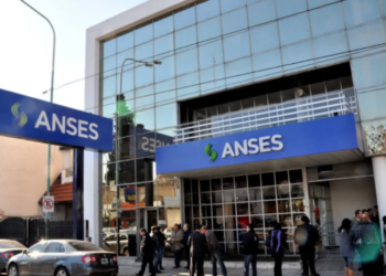 Calendario de pagos de Anses: AUE, bono a jubilados y otras prestaciones del lunes 2 de mayo