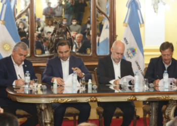 Morales firmó un convenio para el desarrollo turístico interprovincial