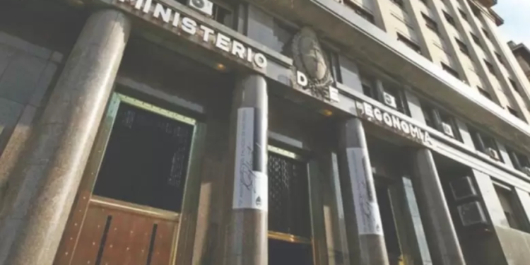 Economía colocó más de $780.000 millones y obtuvo $30.000 millones extra