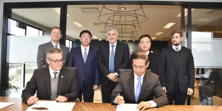 Morales y la compañía china Gotion firman acuerdo