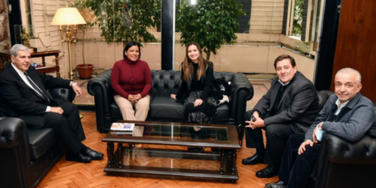 Carlos Haquim recibió a representantes de la Diplomatura en Politicas Públicas para Desarrollo Local y Regional